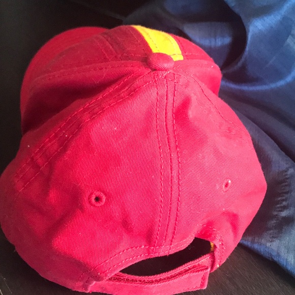 Authentic Harry Potter Gryffindor Hat Adjustable - Picture 2 of 2